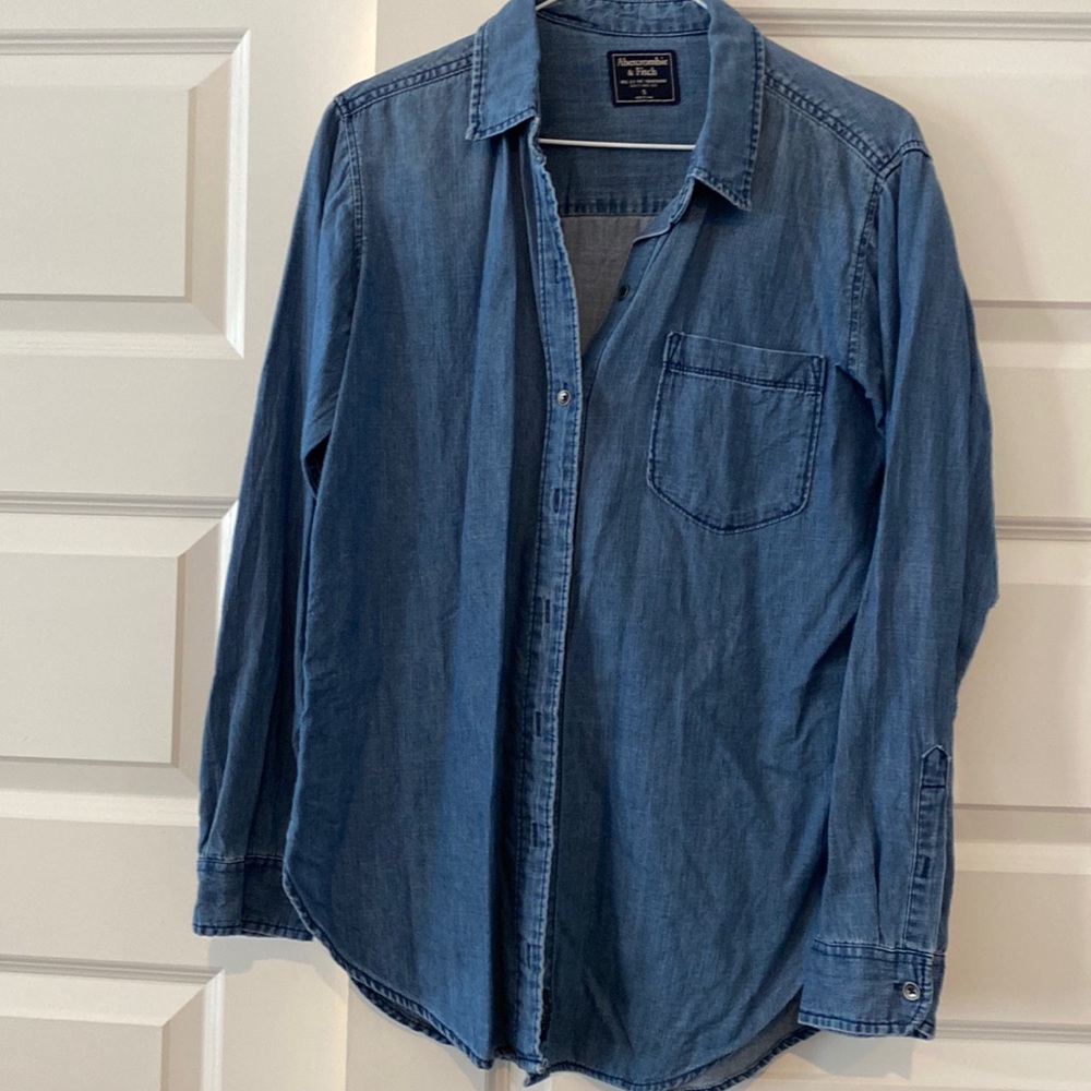 Abercrombie & Fitch long sleeve demin button down